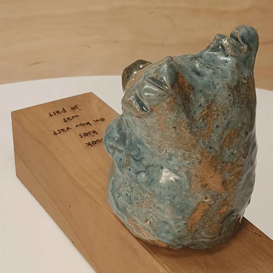 blauwe-koala-met-bloem-3